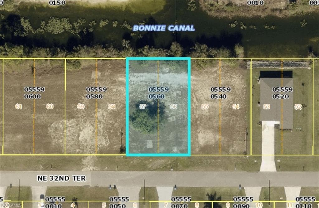 907 NE 32nd TER CAPE CORAL, FL 33909