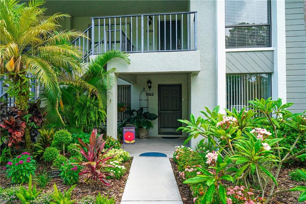 1223 Commonwealth CIR 102 NAPLES, FL 34116