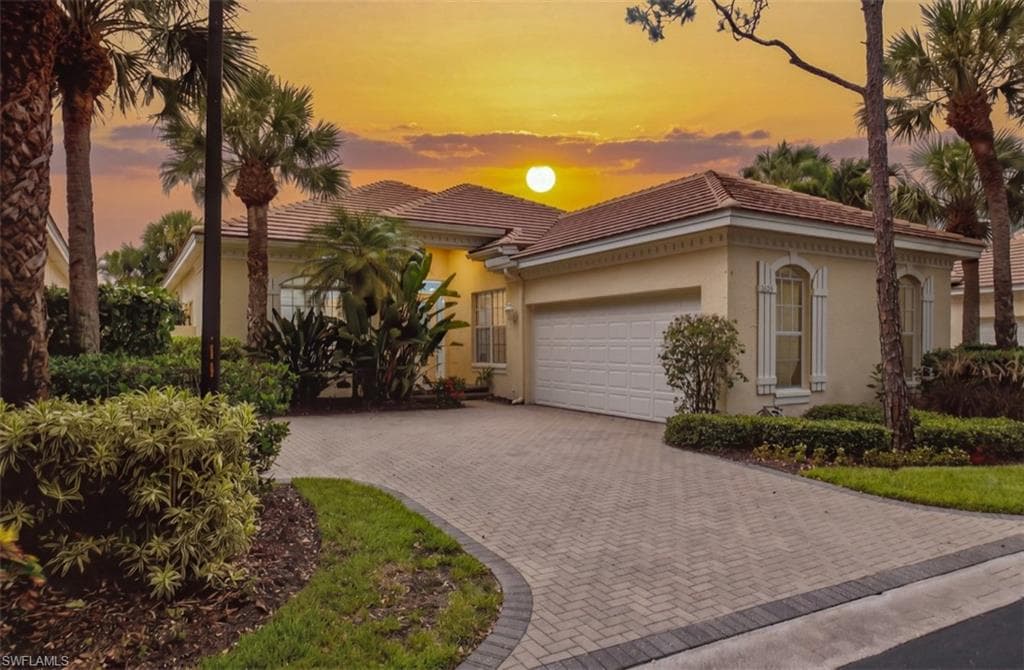 3625 Olde Cottage LN BONITA SPRINGS, FL 34134