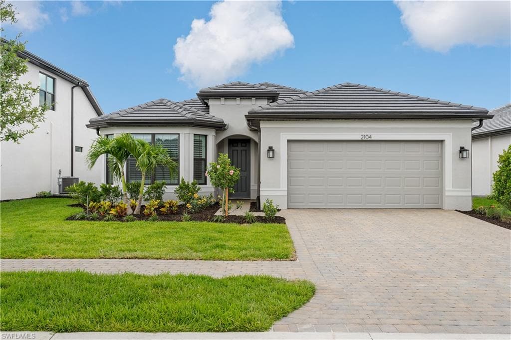 2104 Freemont WAY NAPLES, FL 34120