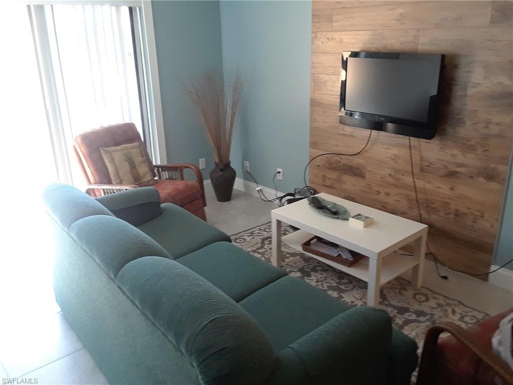 5305 Summerlin RD 513 FORT MYERS, FL 33919