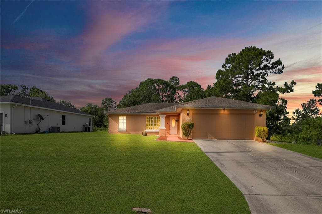 2707 42nd ST W LEHIGH ACRES, FL 33971