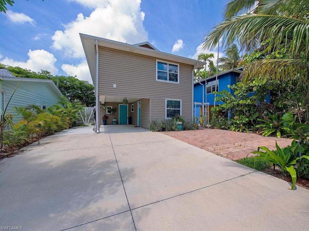 1881 Danford ST NAPLES, FL 34112