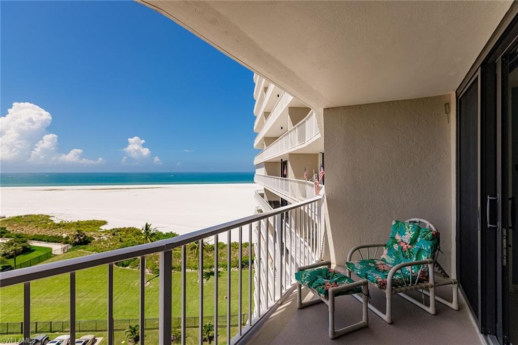 260 Seaview CT 904 MARCO ISLAND, FL 34145