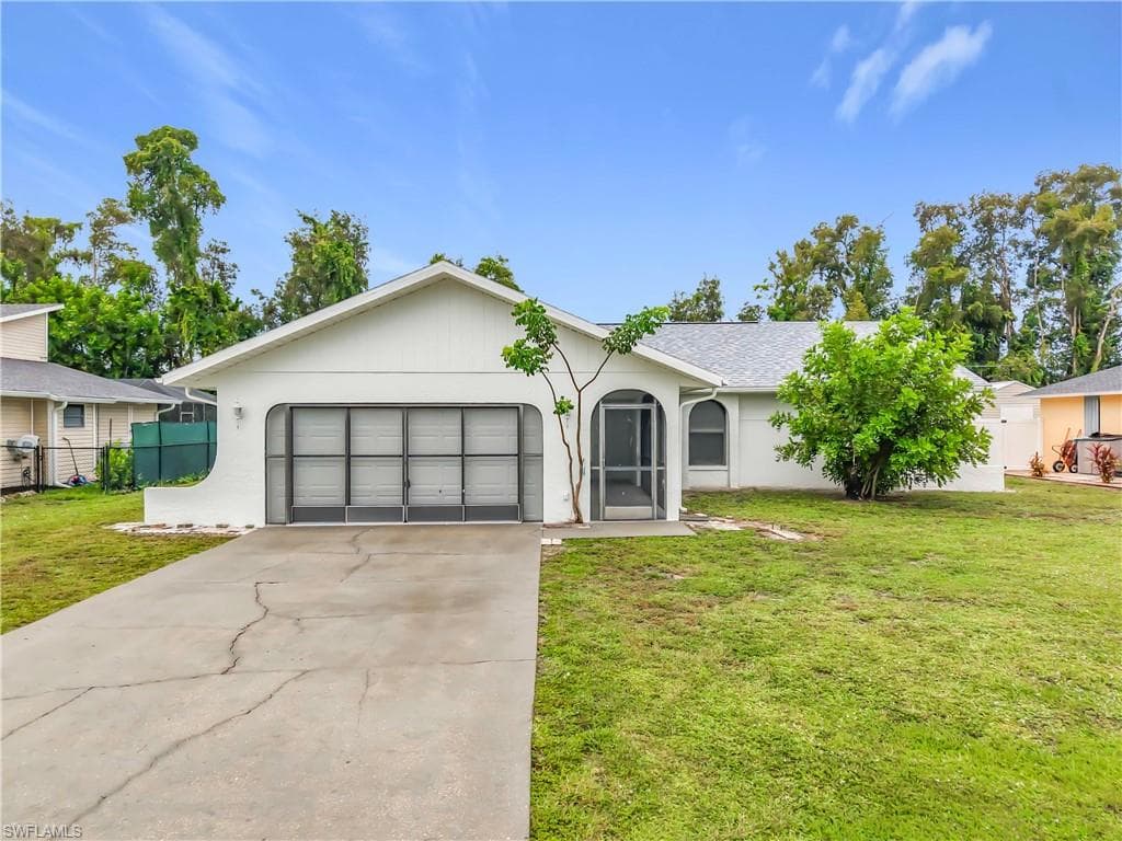 8428 Buena Vista RD FORT MYERS, FL 33967