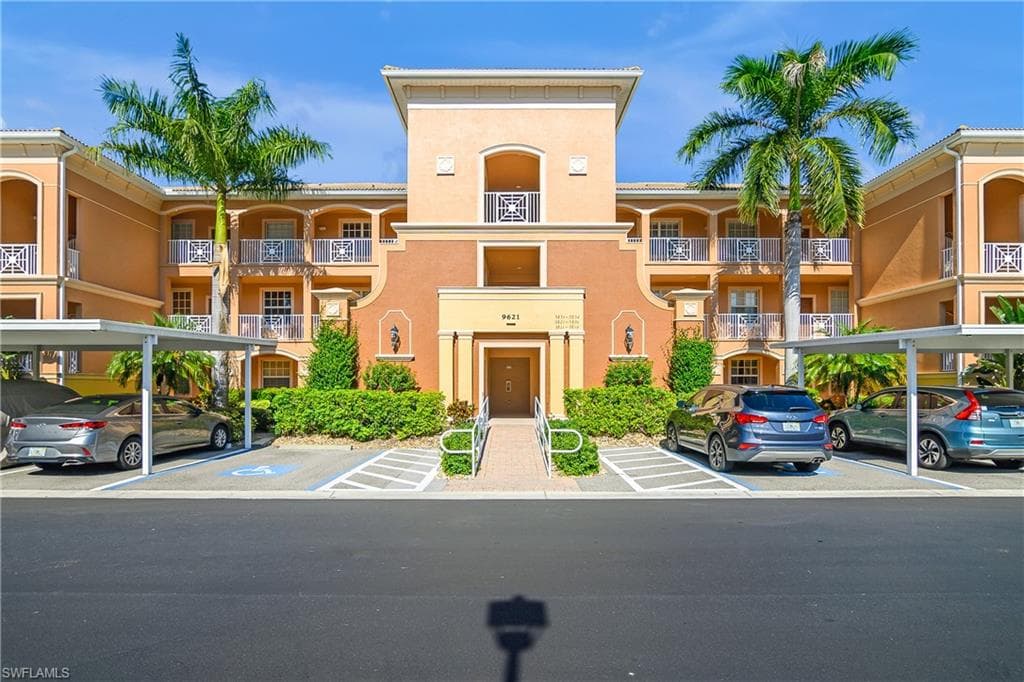 9621 Spanish Moss WAY 3825 BONITA SPRINGS, FL 34135