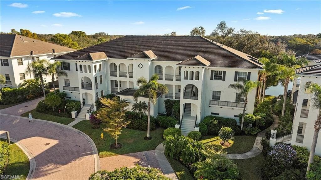 780 Bentwater CIR 102 NAPLES, FL 34108