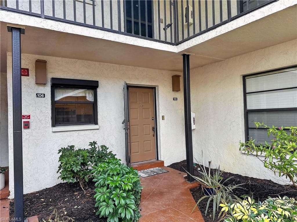 1701 Courtyard WAY 105 NAPLES, FL 34112
