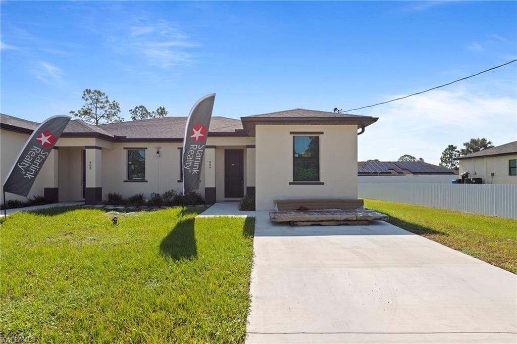 907 Homestead RD S LEHIGH ACRES, FL 33974