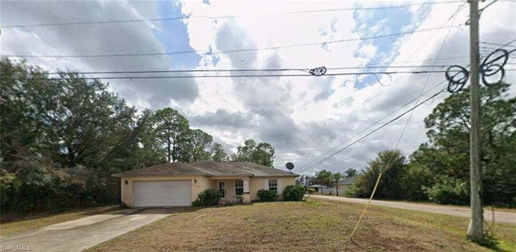 2819 51st ST SW LEHIGH ACRES, FL 33976