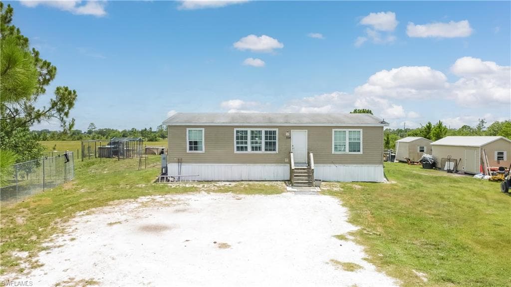 1014 Dixie RD LABELLE, FL 33935