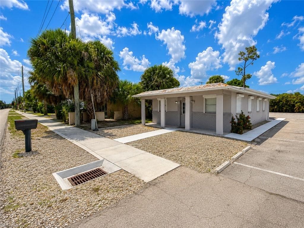 1949 Maravilla AVE FORT MYERS, FL 33901