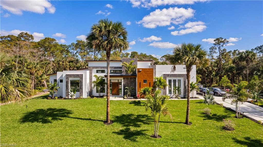390 3rd ST NW NAPLES, FL 34120