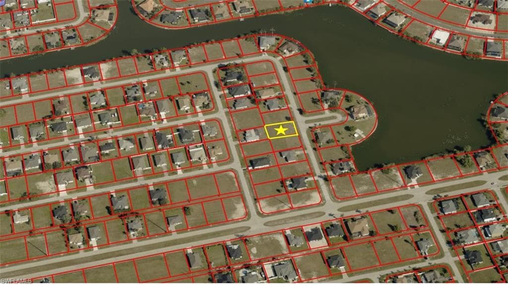 820 19th PL CAPE CORAL, FL 33993