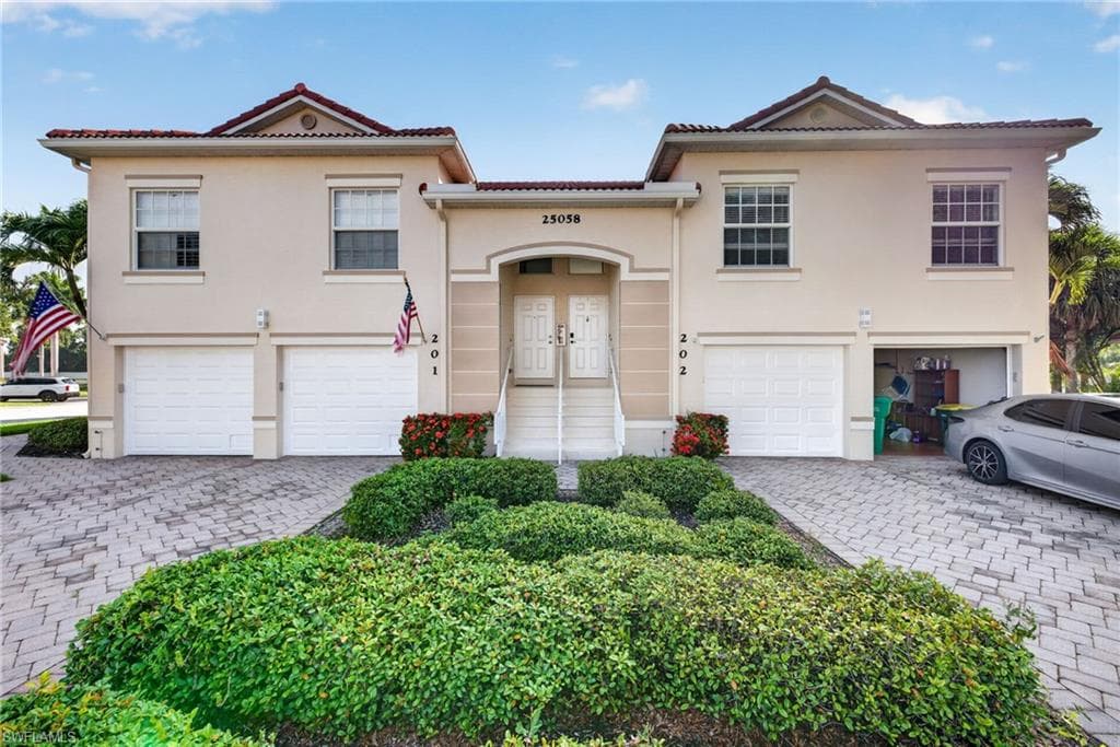 25058 Peacock LN 202 NAPLES, FL 34114