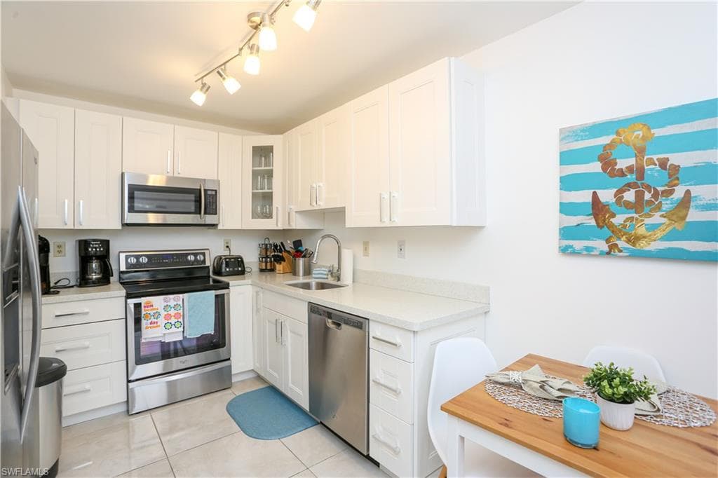 1522 Mainsail DR 2 NAPLES, FL 34114
