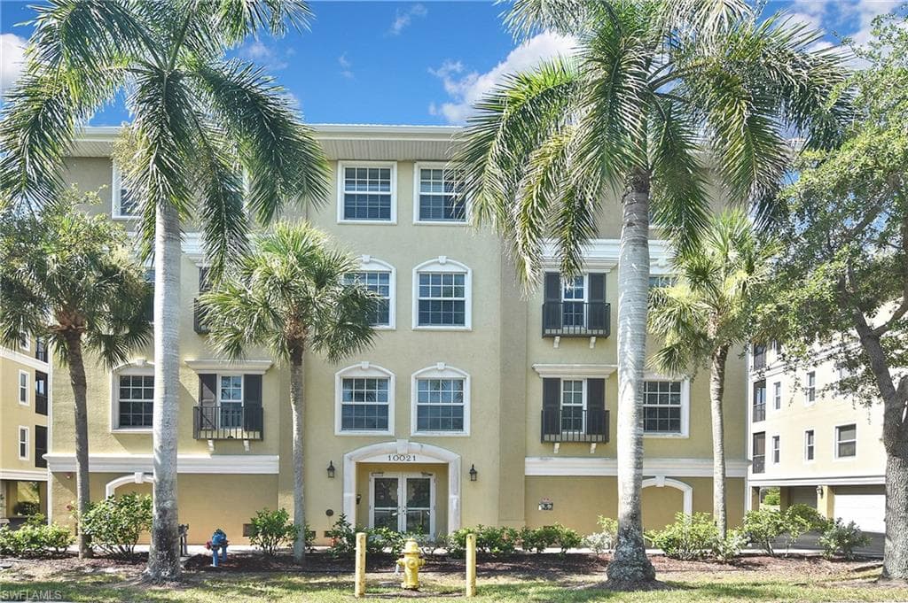 10021 Lake Cove DR 101 FORT MYERS, FL 33908