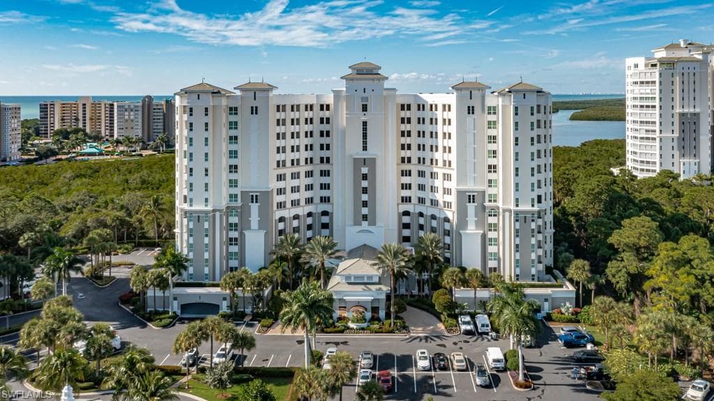 300 Dunes BLVD 105 NAPLES, FL 34110