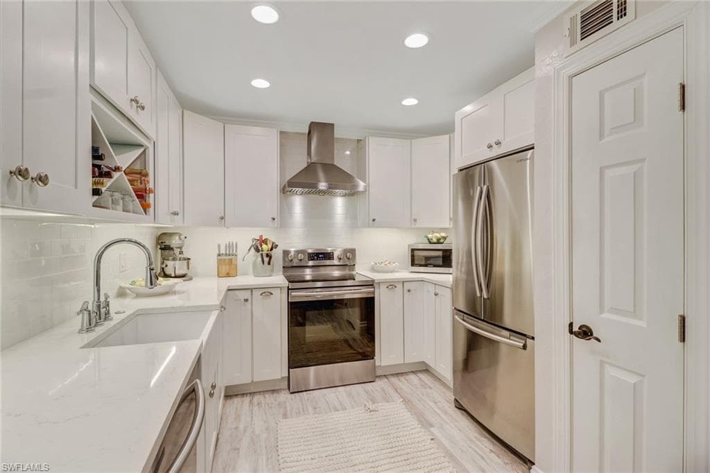3180 Seasons WAY 909 ESTERO, FL 33928