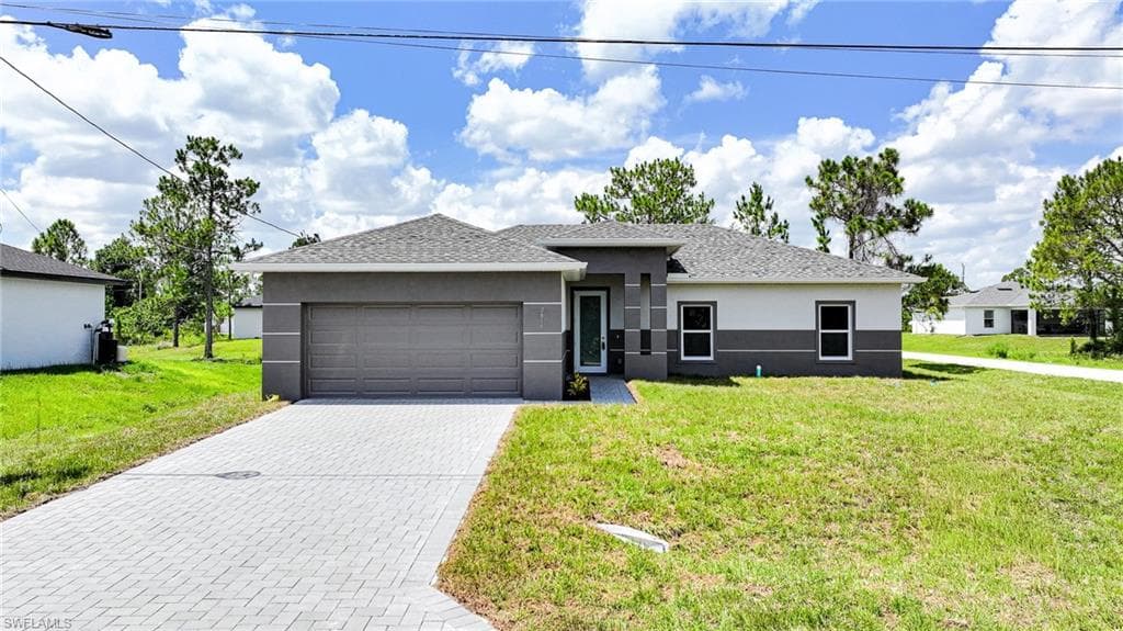2819 32nd ST W LEHIGH ACRES, FL 33971