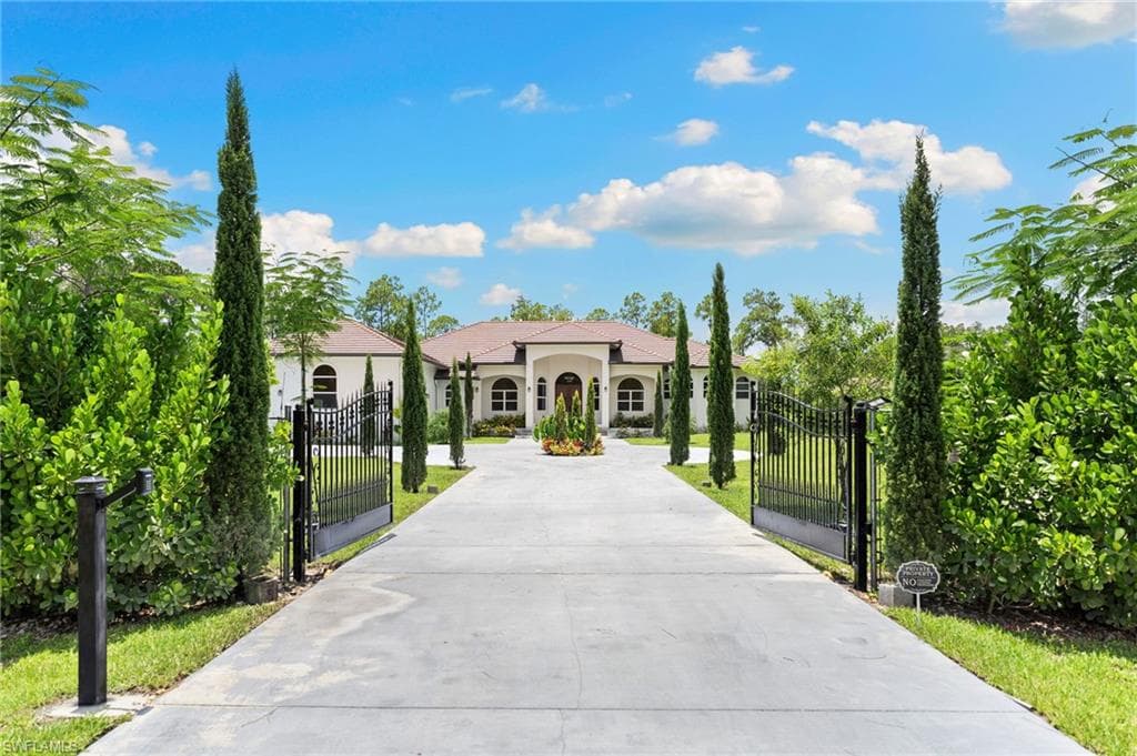 379 25th ST NW NAPLES, FL 34120