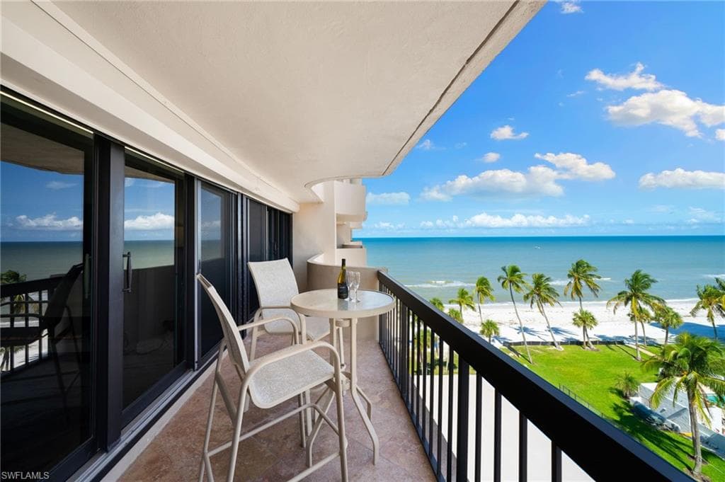 4001 Gulf Shore BLVD N 702 NAPLES, FL 34103