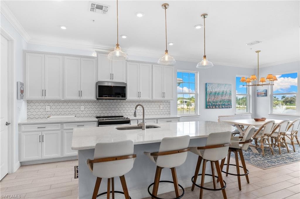 4620 Arboretum CIR 201 NAPLES, FL 34112