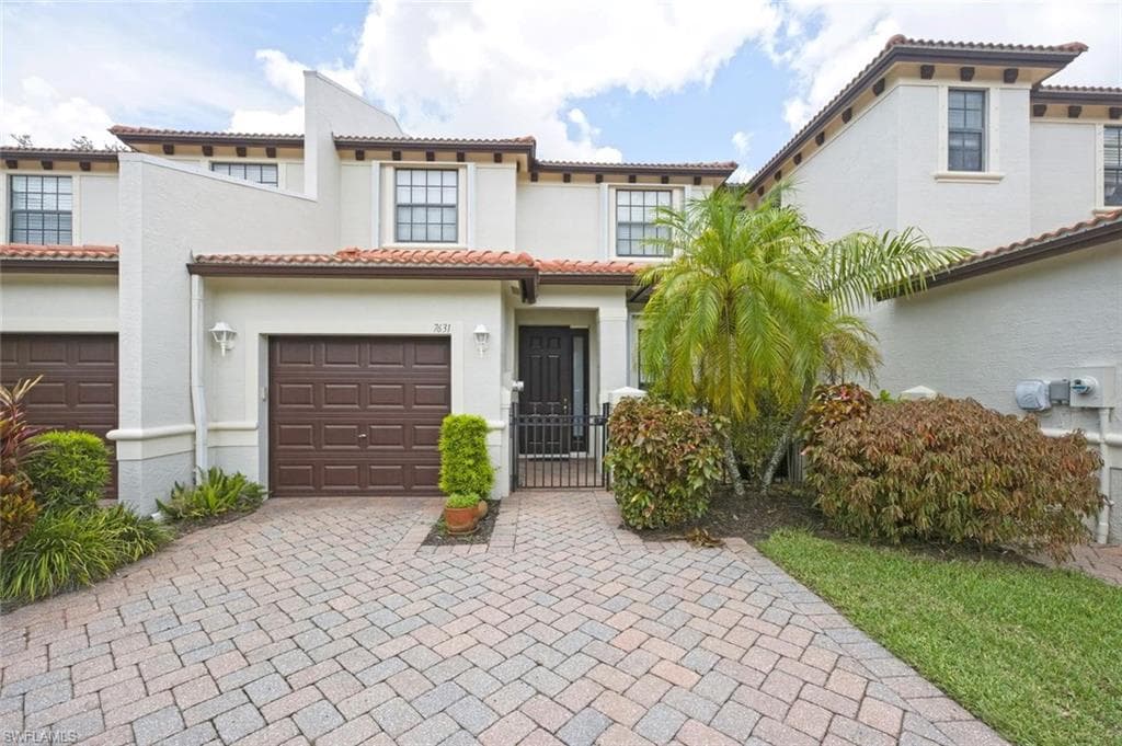 7631 BRISTOL CIR NAPLES, FL 34120