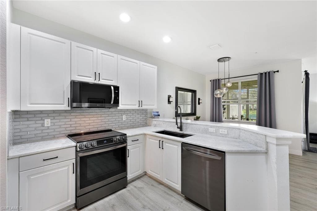 1430 Mariposa CIR 102 NAPLES, FL 34105