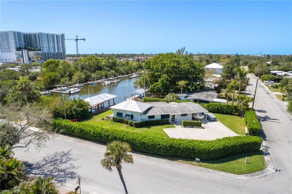 2180 Harbor LN NAPLES, FL 34104
