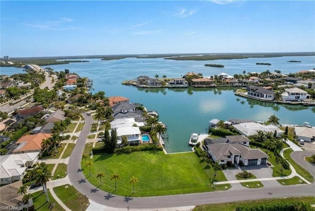 711 Fairlawn CT MARCO ISLAND, FL 34145