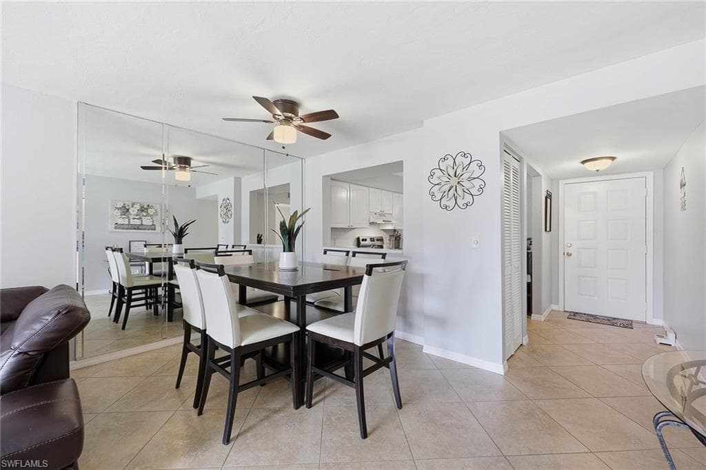 1075 Foxfire LN 103 NAPLES, FL 34104