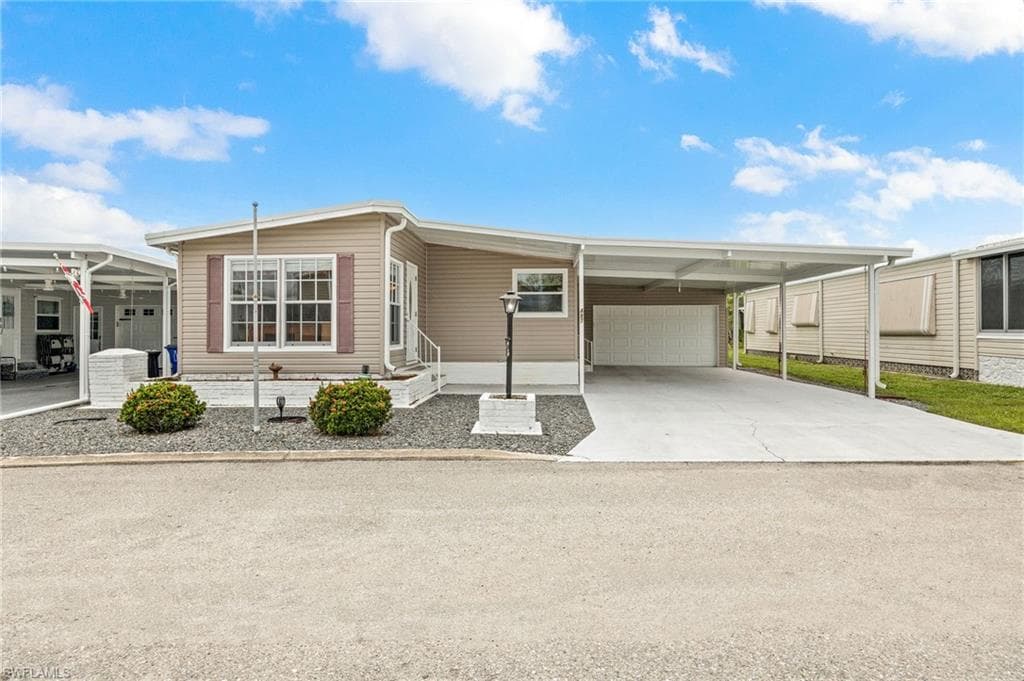 487 Jacklin LN NORTH FORT MYERS, FL 33903