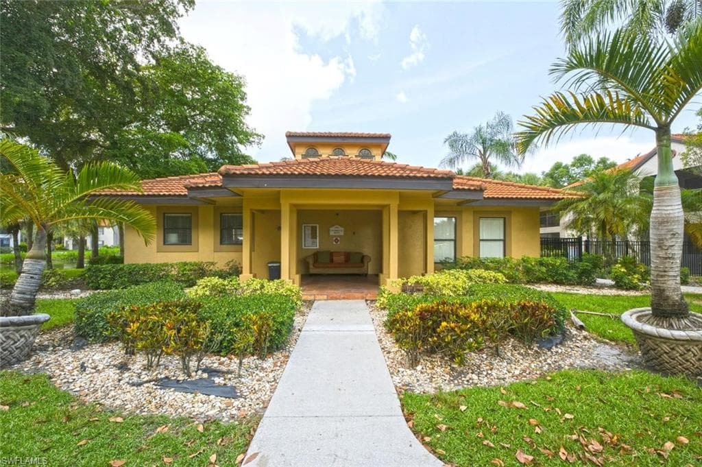 2106 Arbour Walk CIR 2911 NAPLES, FL 34109
