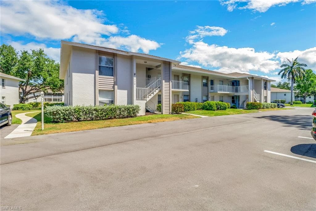 1358 Derbyshire CT F201 NAPLES, FL 34116