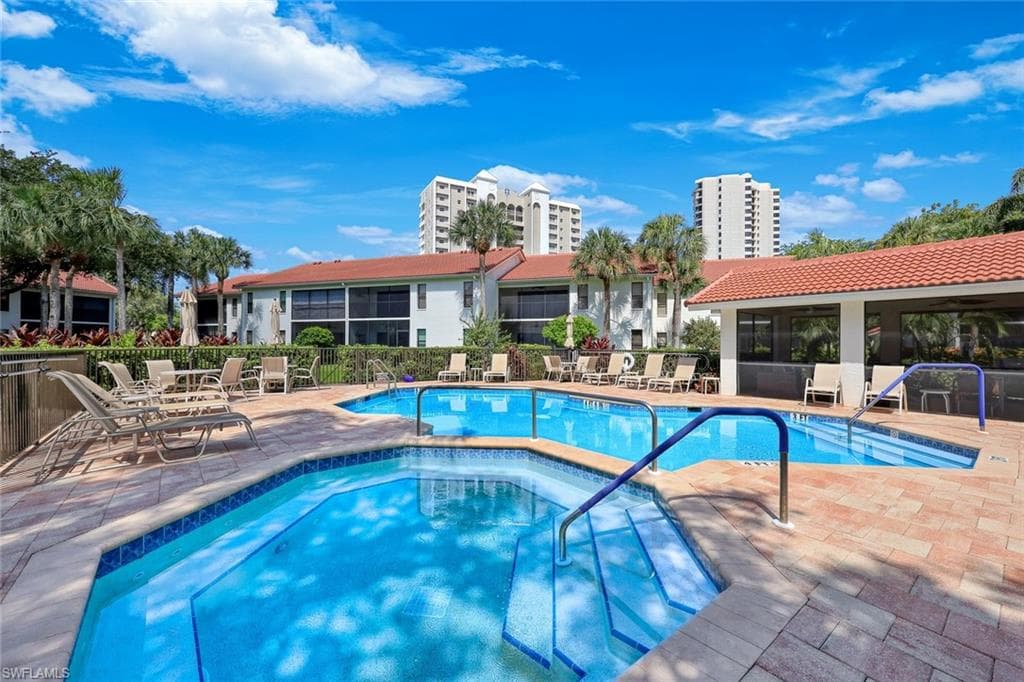 613 Serendipity DR 613 NAPLES, FL 34108