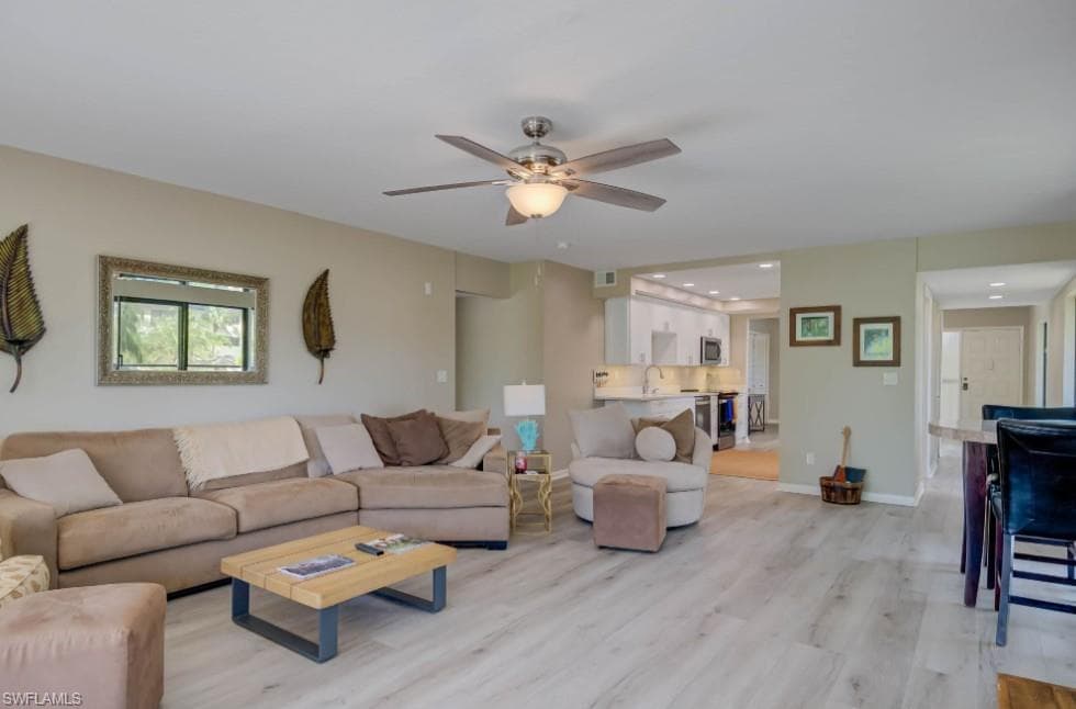 6979 Winkler RD 322