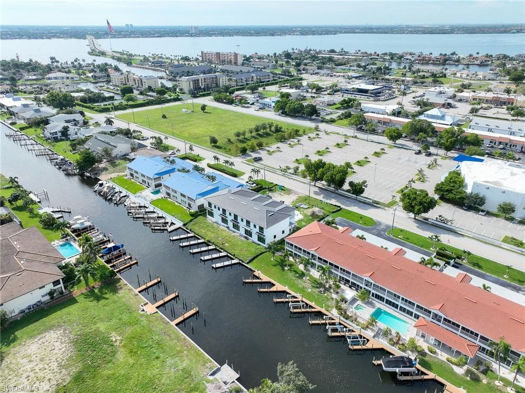 1635 SE 46th LN 102 CAPE CORAL, FL 33904