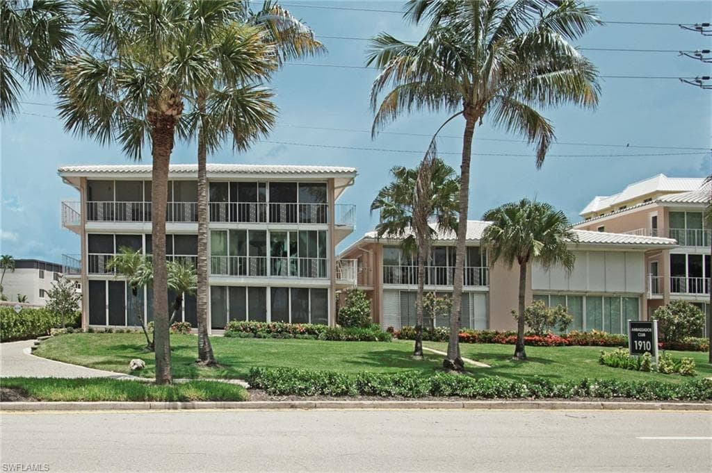 1910 Gulf Shore BLVD N 102 NAPLES, FL 34102