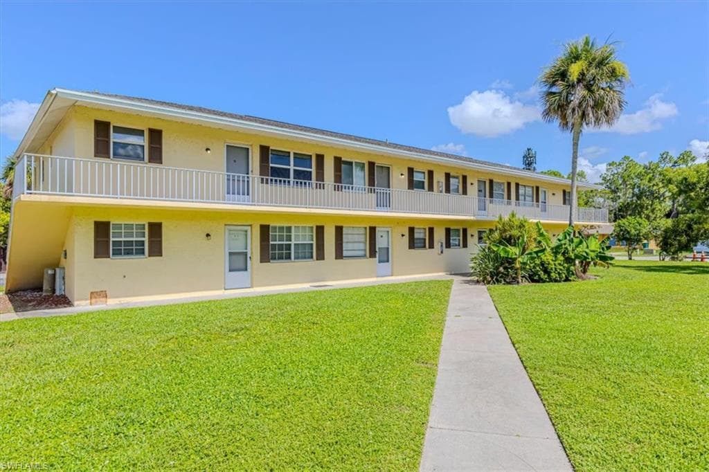 3325 Airport RD N S5 NAPLES, FL 34105
