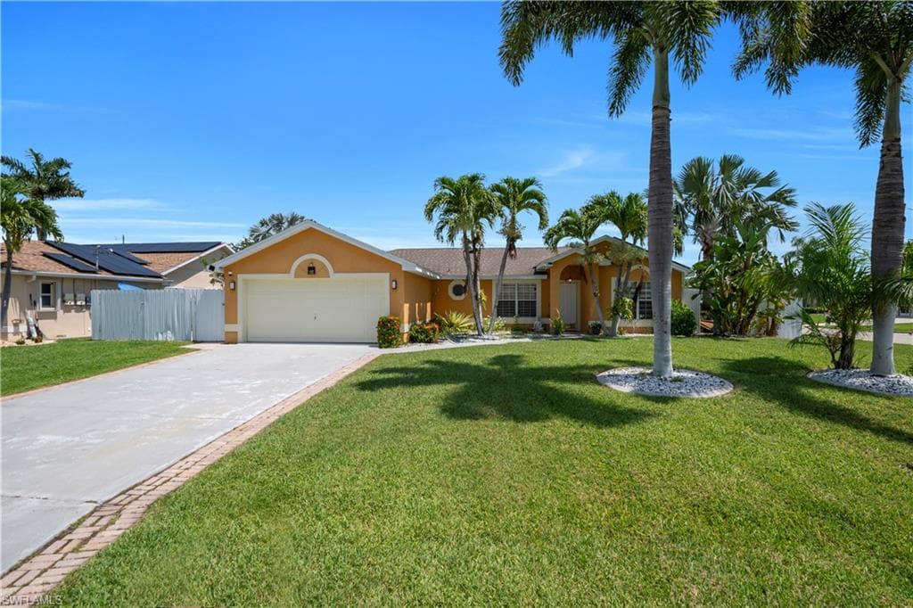 427 SE 19th TER CAPE CORAL, FL 33990