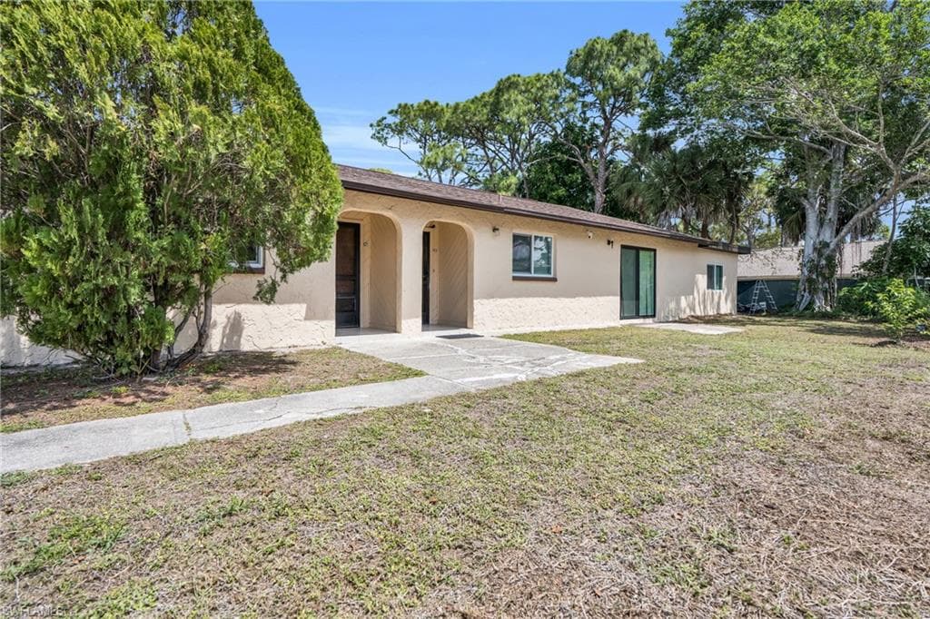 423 24th AVE CAPE CORAL, FL 33990