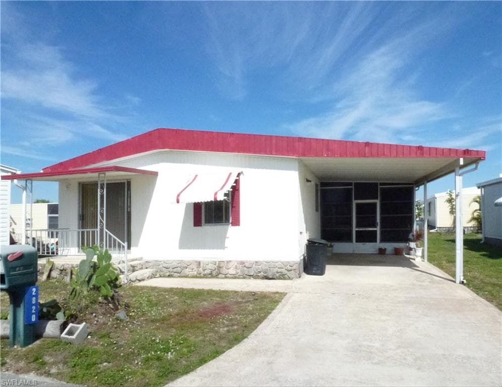 2820 Breezewood DR NORTH FORT MYERS, FL 33917