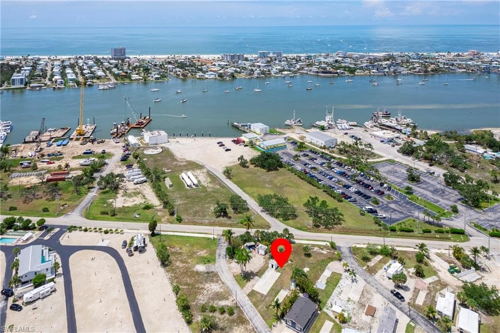 47 Oyster Bay LN FORT MYERS BEACH, FL 33931