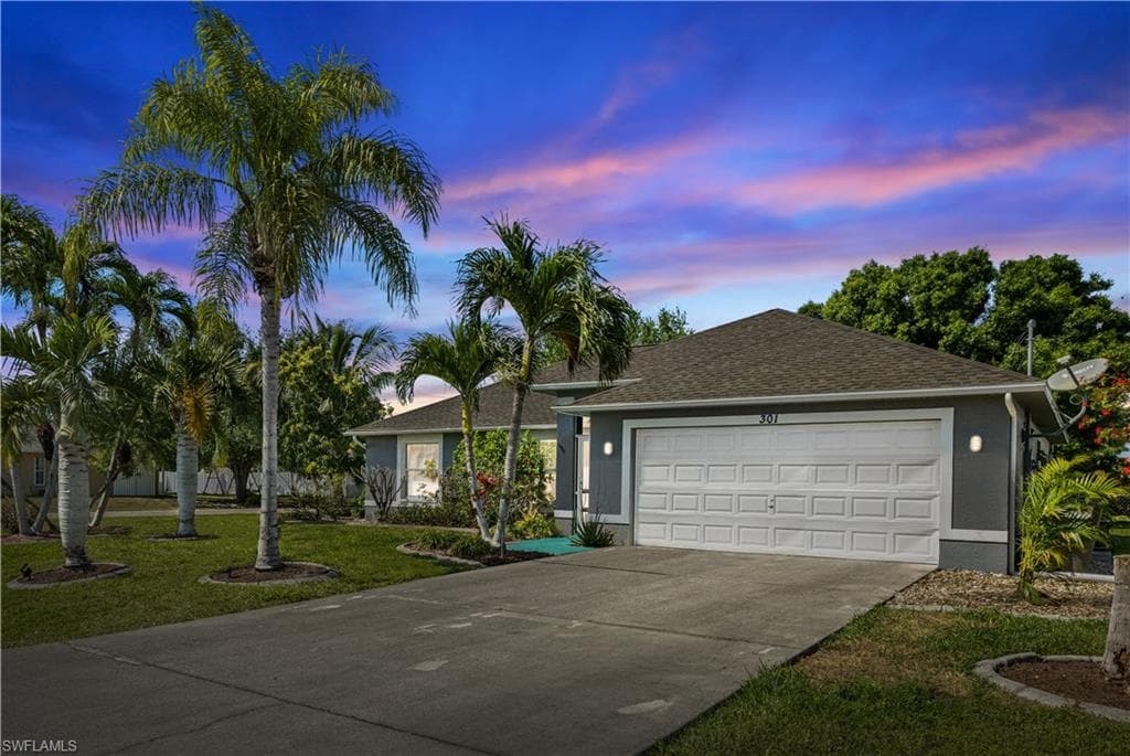 301 SE 30th TER CAPE CORAL, FL 33904