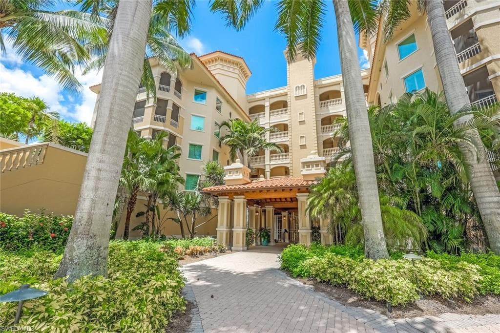 2728 Tiburon BLVD E A204 NAPLES, FL 34109