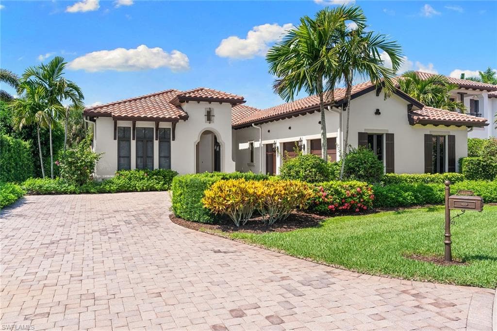 2234 Aberdeen CT NAPLES, FL 34105