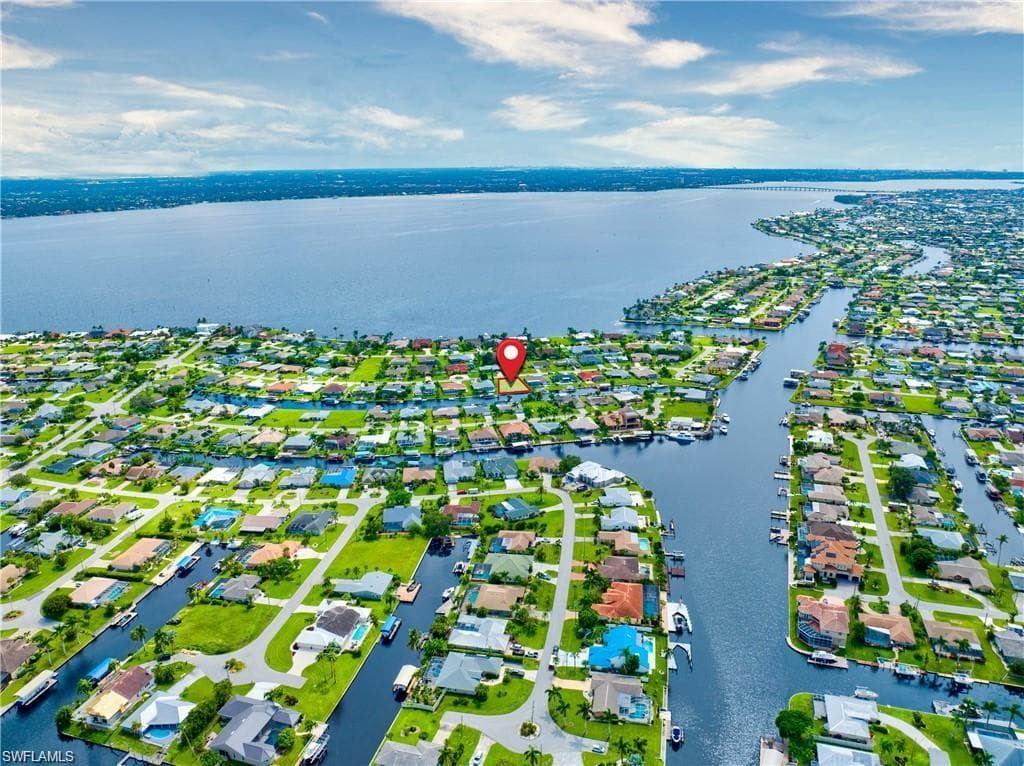 2227 SE 27th TER CAPE CORAL, FL 33904