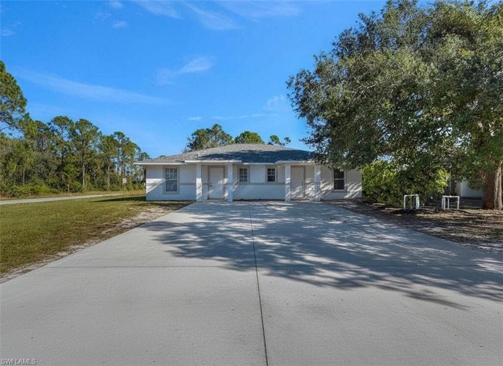 801 Meadow RD 801 LEHIGH ACRES, FL 33936