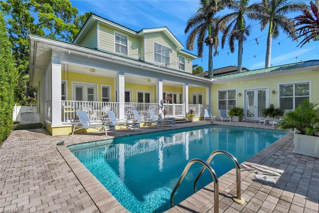 362 2nd AVE N NAPLES, FL 34102